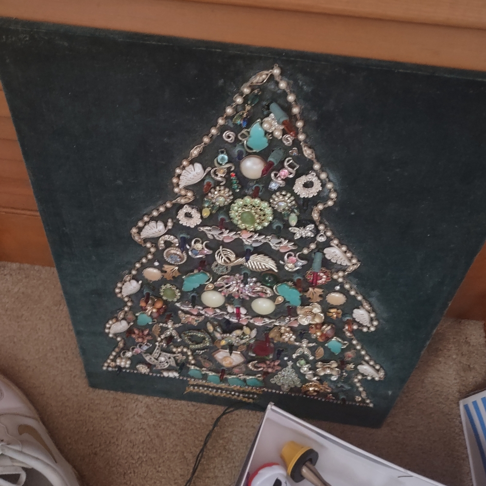 Festive Jewel-Embellished Christmas Tree Art